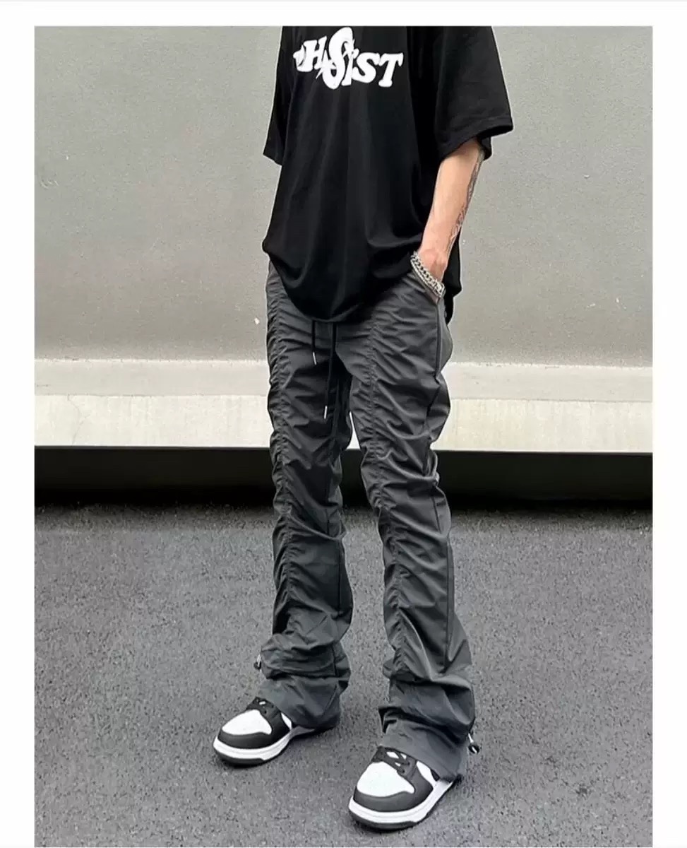 Straight-leg slightly flared versatile casual trousers
