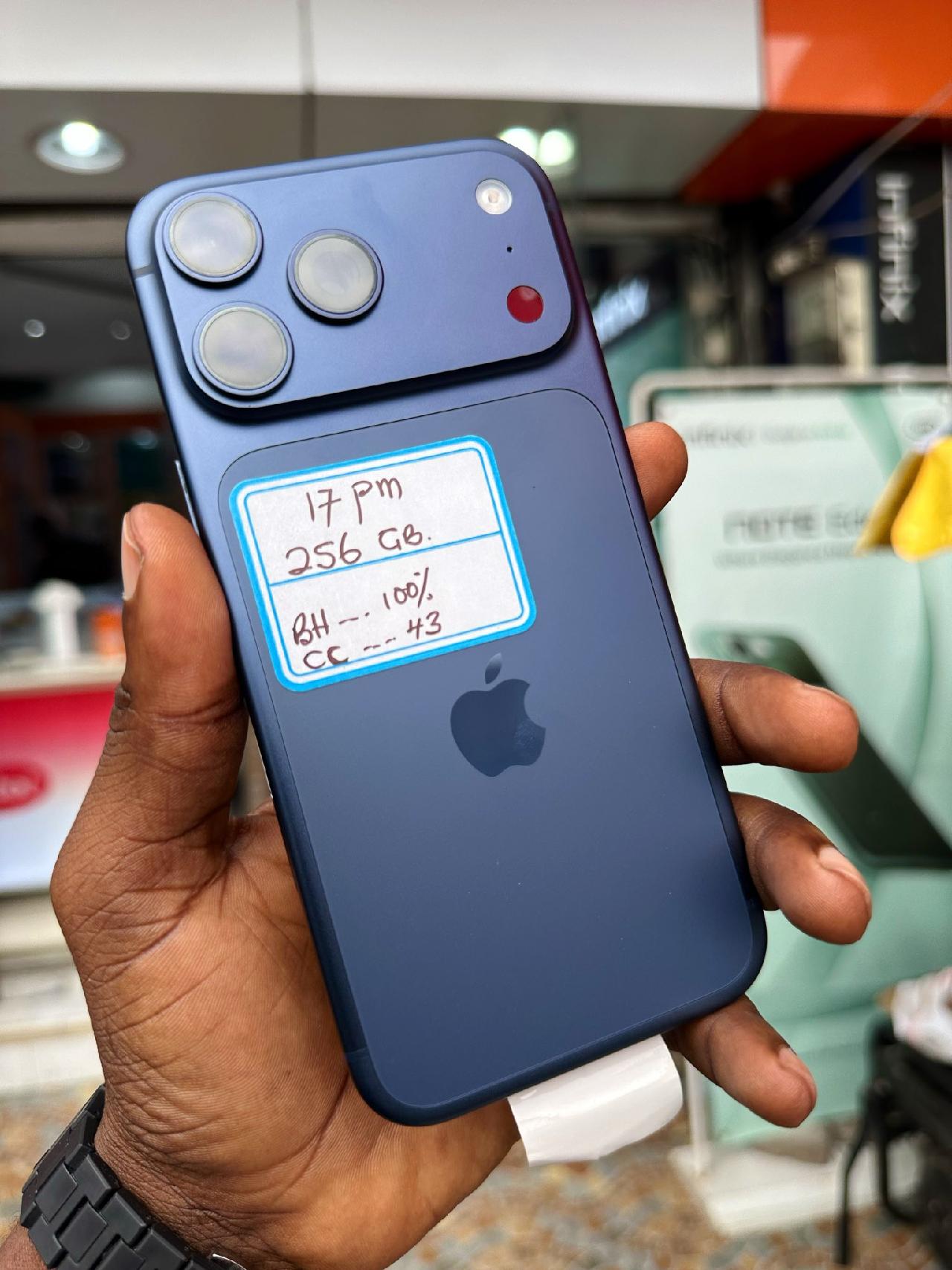 Iphone 17pro maxphysical sim battery health 100swaps are allowed